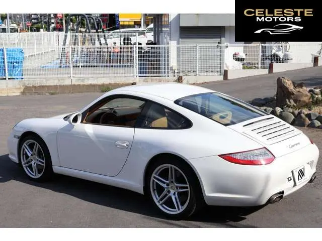 PORSCHE 911 2010 — photo 6 sur 8