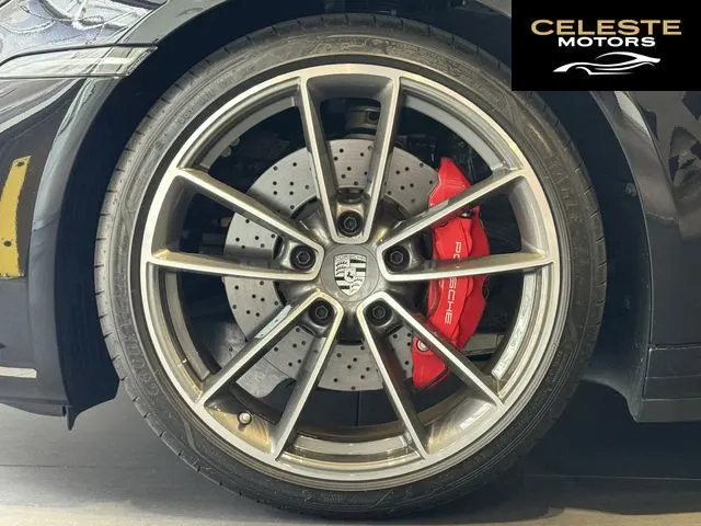 PORSCHE 911 2024 — photo 2 sur 8