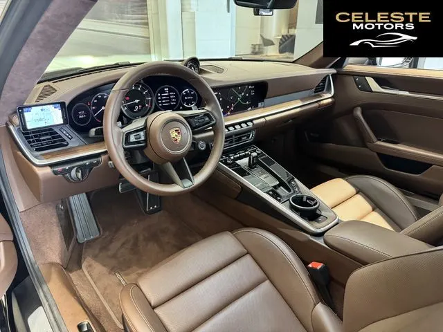 PORSCHE 911 2024 — photo 3 sur 8