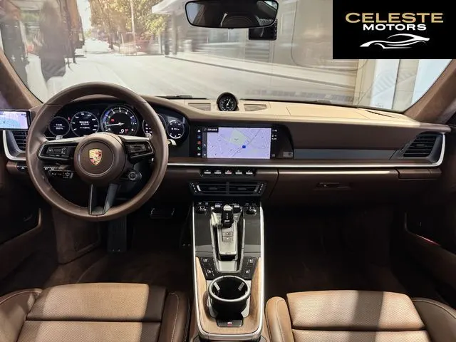 PORSCHE 911 2024 — photo 5 sur 8