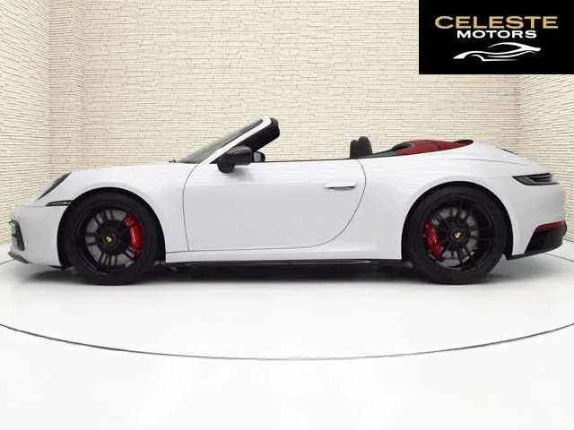 PORSCHE 911 Cabriolet 2024 — photo 2 sur 8