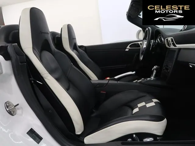 PORSCHE 911 Cabriolet 2011 — photo 8 sur 8