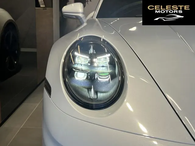 PORSCHE 911 Cabriolet 2025 — photo 2 sur 8