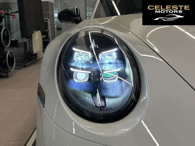 PORSCHE 911 Cabriolet 2025 — photo 1 sur 8