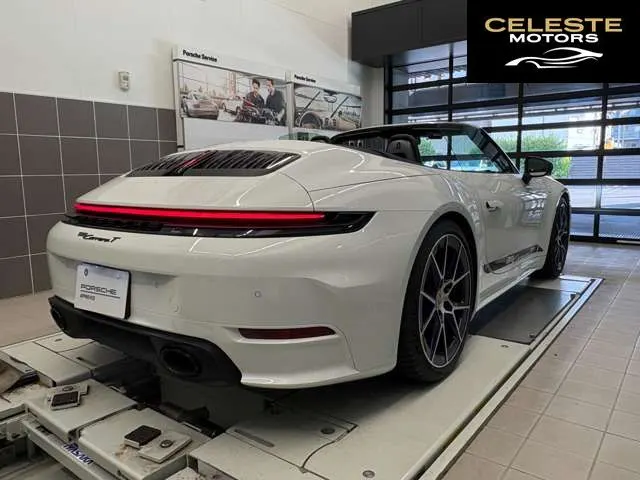 PORSCHE 911 Cabriolet 2025 — photo 7 sur 8