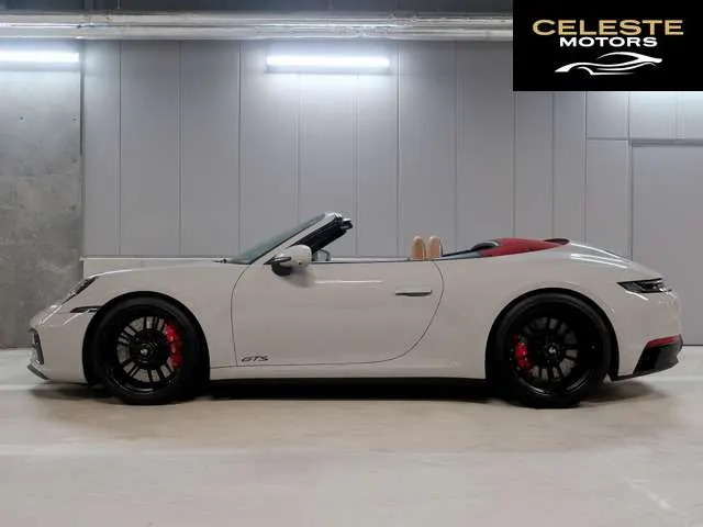 PORSCHE 911 Cabriolet 2024 — photo 4 sur 8