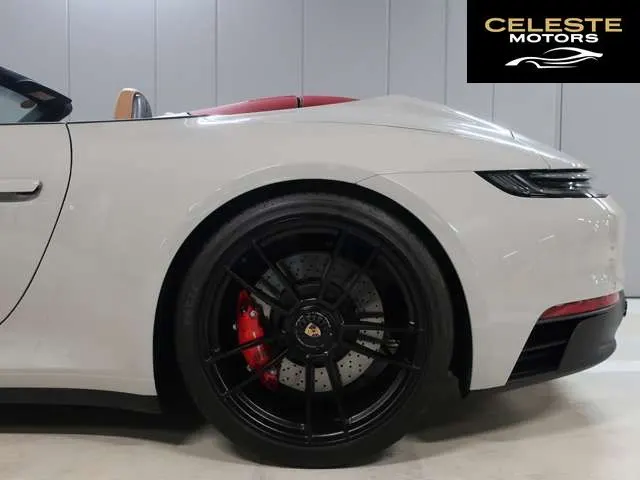PORSCHE 911 Cabriolet 2024 — photo 6 sur 8