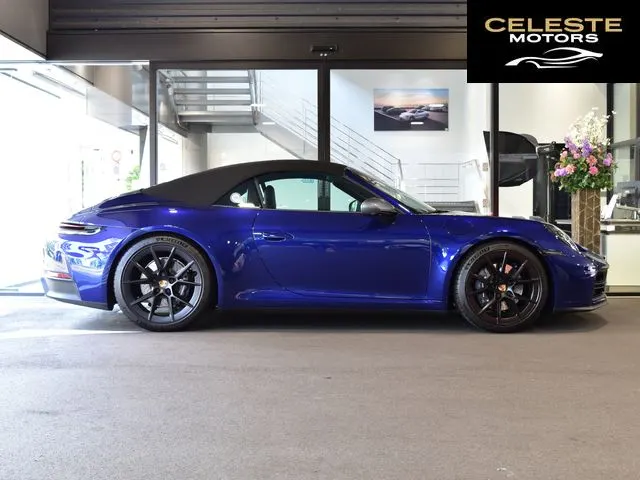 PORSCHE 911 Cabriolet 2025 — photo 2 sur 8