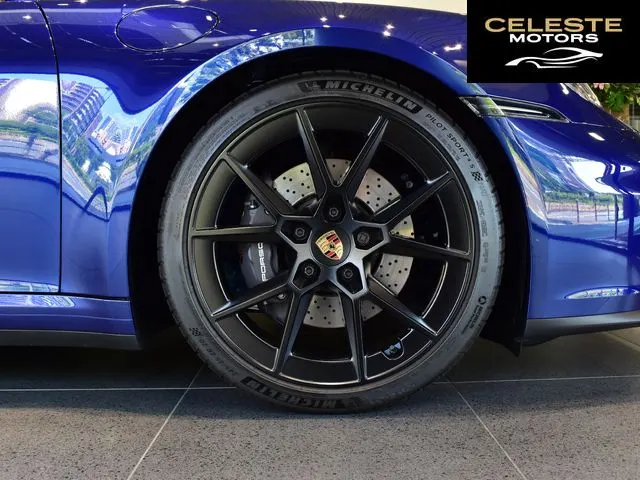 PORSCHE 911 Cabriolet 2025 — photo 6 sur 8