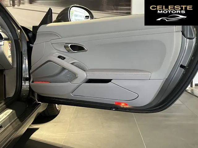 PORSCHE 911 Cabriolet 2012 — photo 7 sur 8