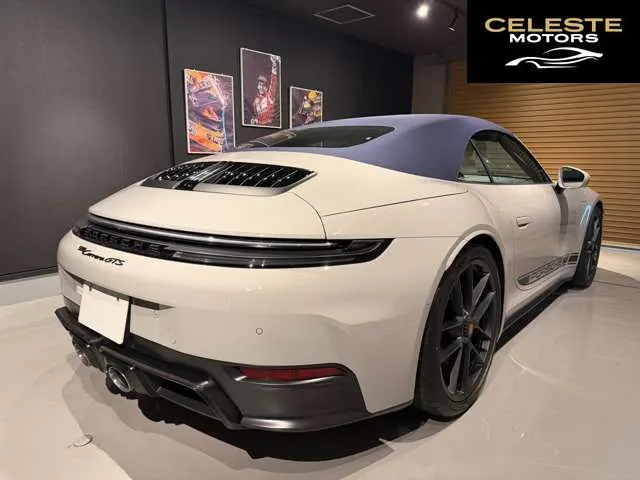 PORSCHE 911 Cabriolet 2025 — photo 2 sur 8