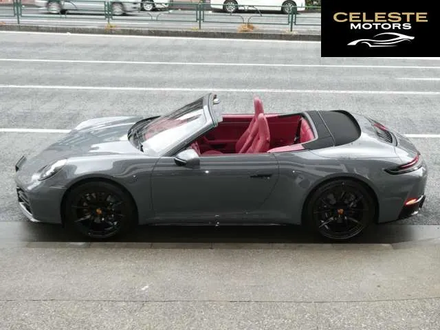 PORSCHE 911 Cabriolet 2025 — photo 4 sur 8