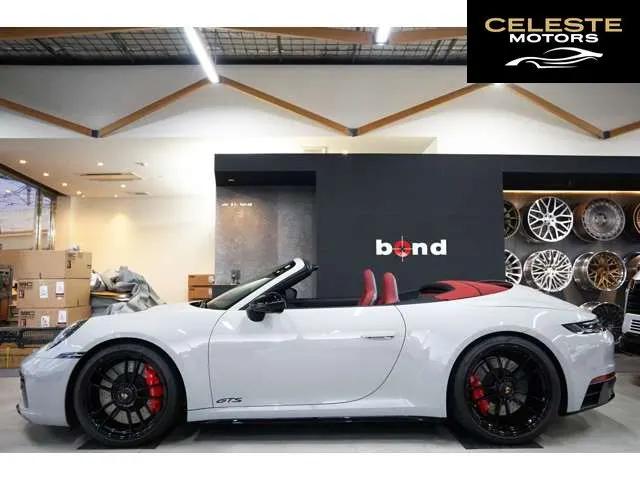PORSCHE 911 Cabriolet 2024 — photo 2 sur 8