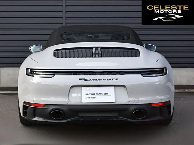 PORSCHE 911 Cabriolet 2024 — photo 2 sur 8