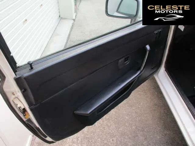 PORSCHE 924 1988 — photo 7 sur 8