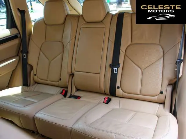 PORSCHE Cayenne 2011 — photo 8 sur 8