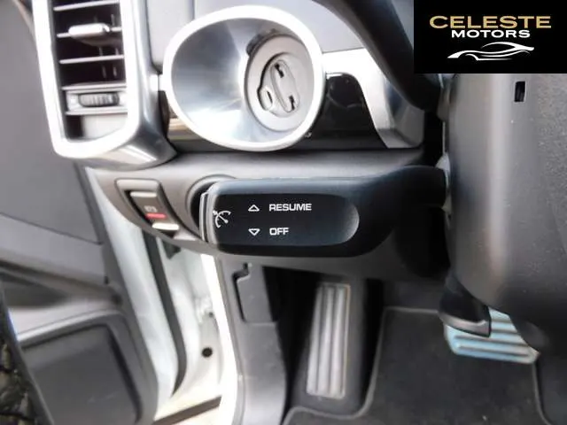 PORSCHE Cayenne 2013 — photo 8 sur 8