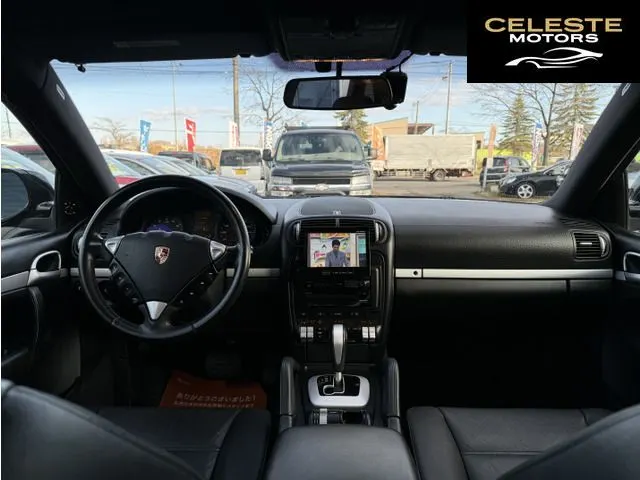 PORSCHE Cayenne 2012 — photo 6 sur 8
