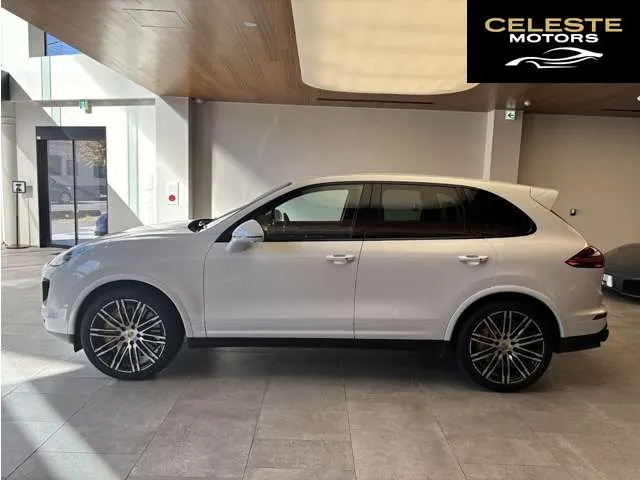 PORSCHE Cayenne 2017 — photo 4 sur 8