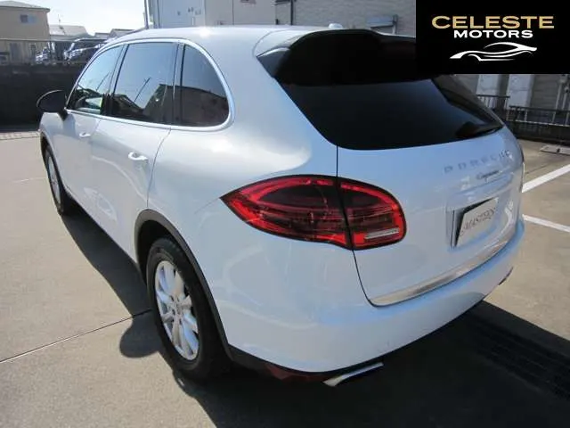 PORSCHE Cayenne 2012 — photo 8 sur 8
