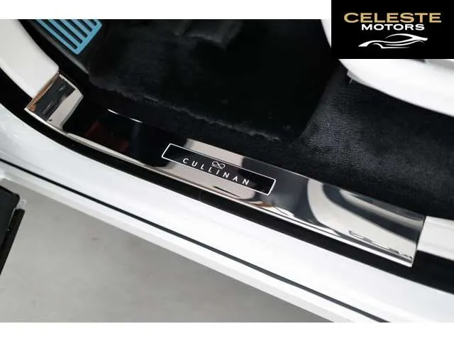 ROLLS-ROYCE Black Badge Cullinan 2025 — photo 8 sur 8