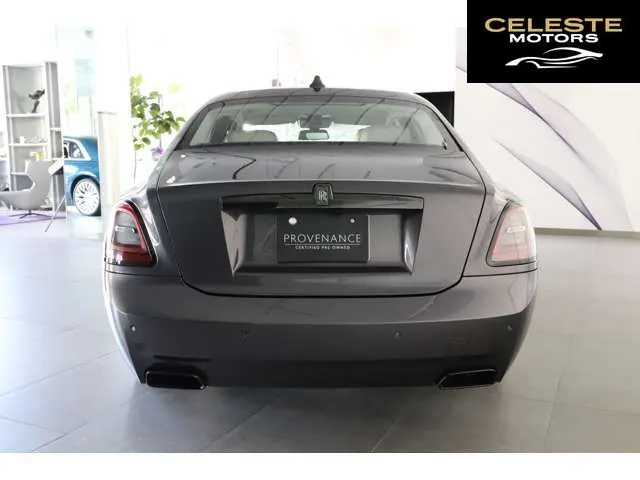 ROLLS-ROYCE Black Badge Ghost 2024 — photo 2 sur 8