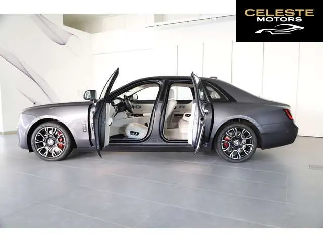 ROLLS-ROYCE Black Badge Ghost 2024 — photo 3 sur 8