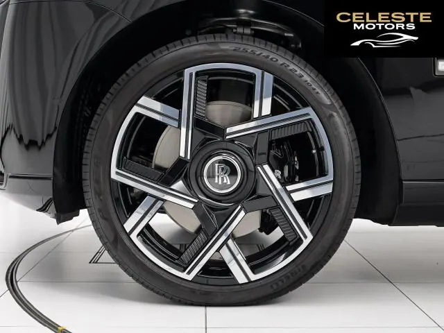 ROLLS-ROYCE Black Badge Cullinan 2025 — photo 5 sur 8