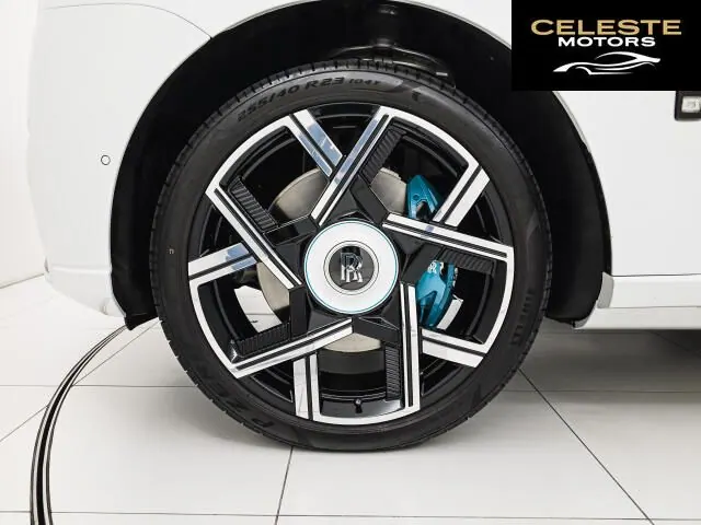 ROLLS-ROYCE Black Badge Cullinan 2025 — photo 3 sur 8