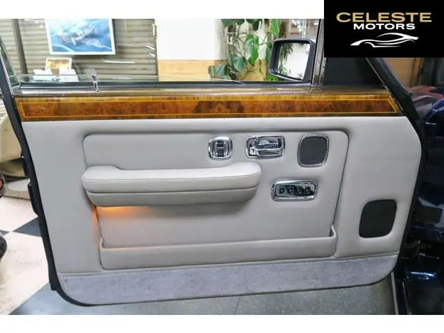 ROLLS-ROYCE Silver Spirit 1996 — photo 2 sur 8