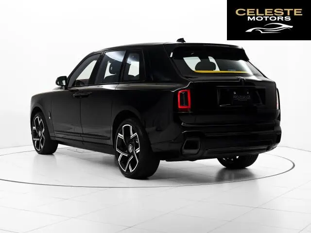 ROLLS-ROYCE Black Badge Cullinan 2025 — photo 1 sur 8