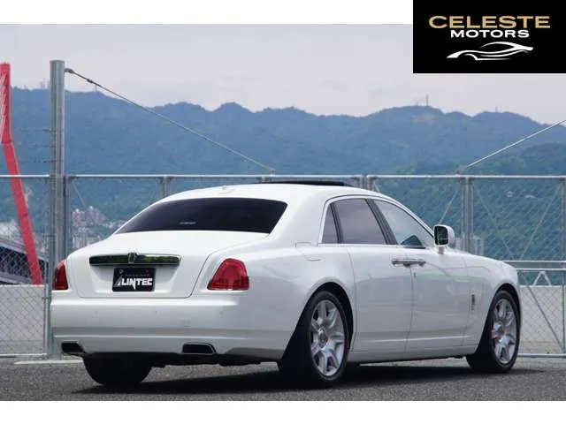 ROLLS-ROYCE Ghost 2011 — photo 2 sur 8