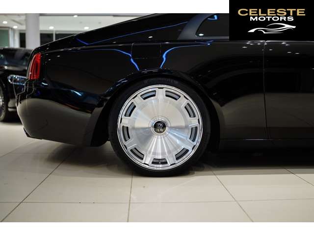 ROLLS-ROYCE Black Badge Wraith 2017 — photo 6 sur 8