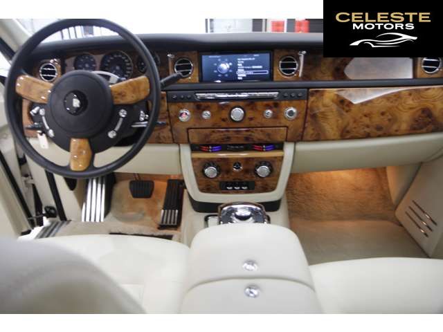 ROLLS-ROYCE Phantom 2014 — photo 6 sur 8