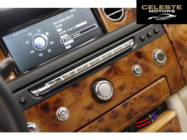 ROLLS-ROYCE Phantom 2014 — photo 7 sur 8