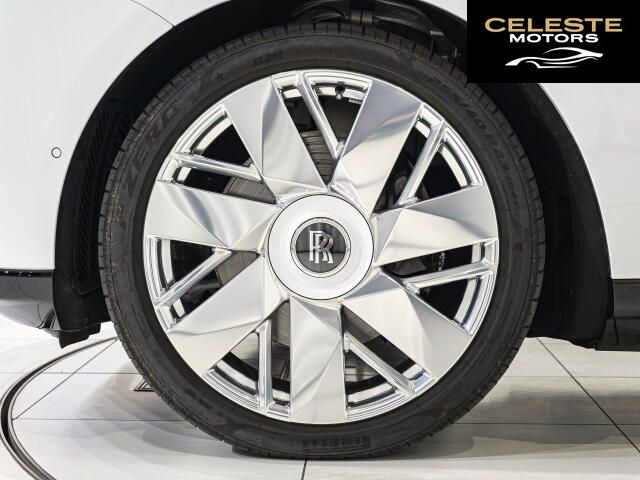ROLLS-ROYCE Cullinan 2024 — photo 4 sur 8