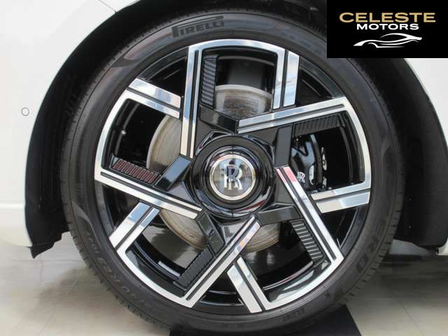 ROLLS-ROYCE Black Badge Cullinan 2026 — photo 7 sur 8