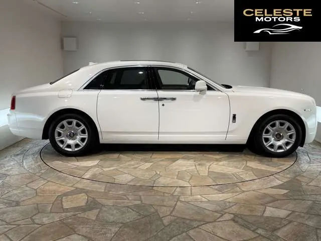 ROLLS-ROYCE Ghost 2012 — photo 2 sur 8