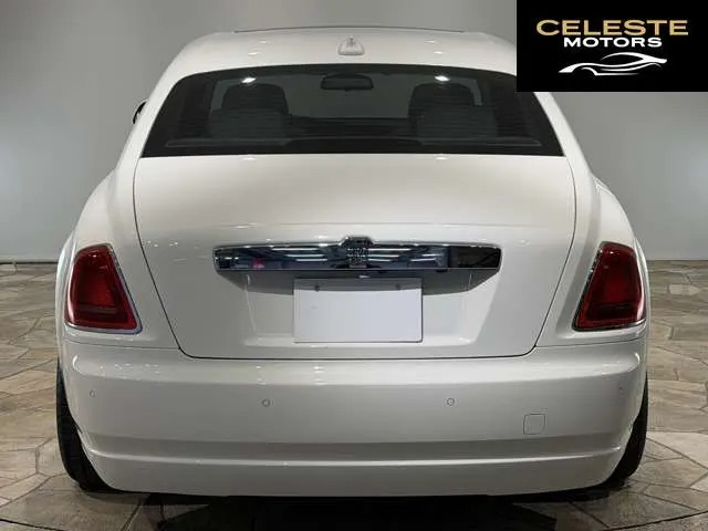 ROLLS-ROYCE Ghost 2012 — photo 4 sur 8
