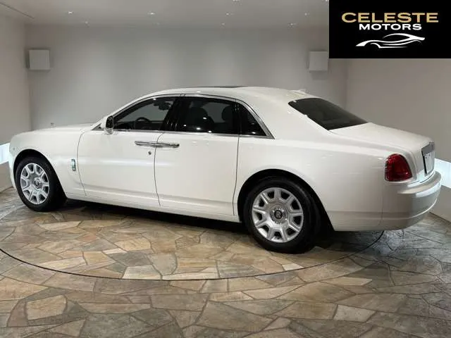 ROLLS-ROYCE Ghost 2012 — photo 5 sur 8
