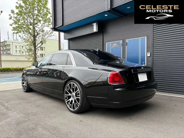 ROLLS-ROYCE Ghost 2016 — photo 2 sur 8