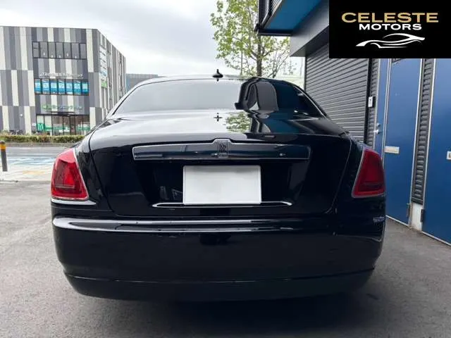 ROLLS-ROYCE Ghost 2016 — photo 3 sur 8