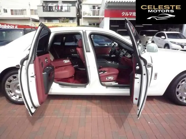 ROLLS-ROYCE Ghost 2013 — photo 2 sur 8