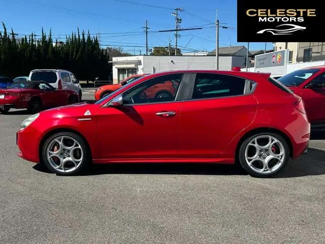 ALFA ROMEO Romeo 2012 — photo 4 sur 8