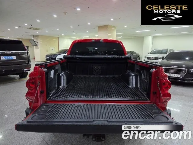 DODGE QUAD CAB 4X4 2005 — photo 19 sur 26