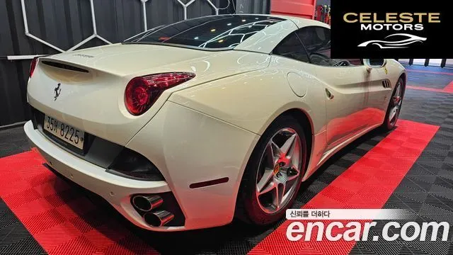 FERRARI 4.3 V8 2011 — photo 3 sur 26