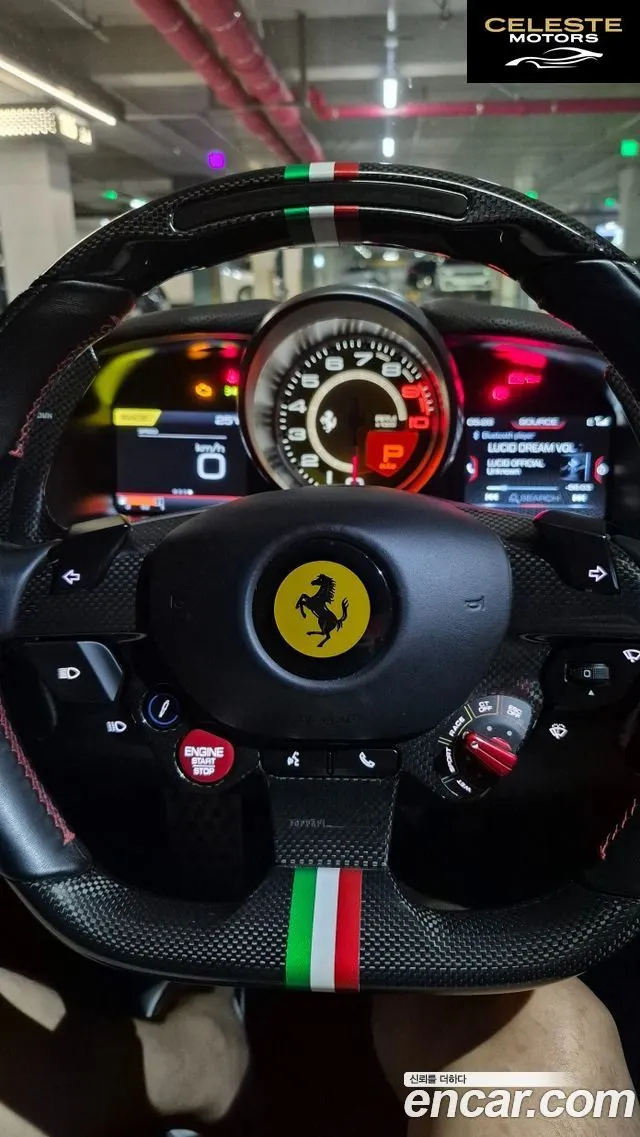 FERRARI 812 6.5 V12 2019 — photo 11 sur 24