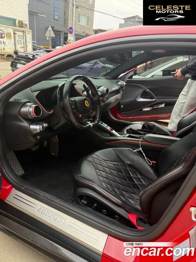 FERRARI 812 6.5 V12 2019 — photo 7 sur 24