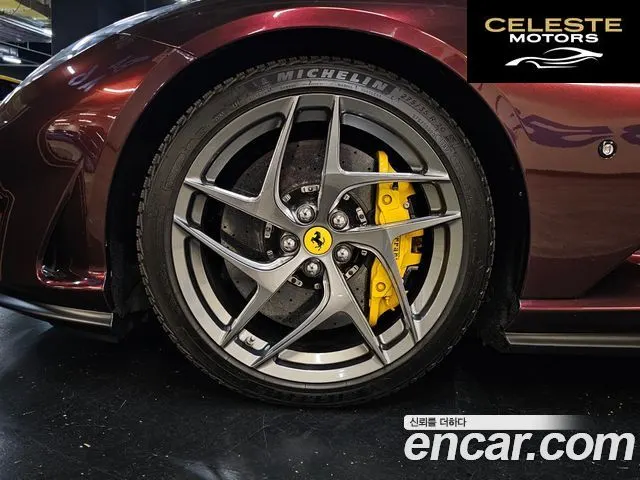 FERRARI 812 6.5 V12 2020 — photo 6 sur 26