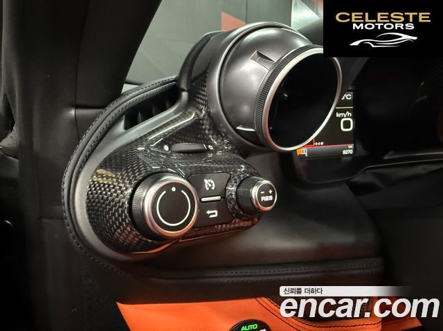 FERRARI F8 Spyder 3.9 V8 2021 — photo 13 sur 26